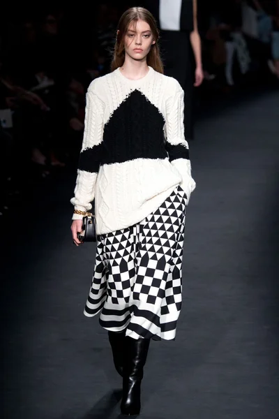 Look 5